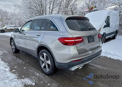 2019 Mercedes-Benz Glc 300 4Matic z USA, uszkodzony, nr VIN WDC0G4KB0KV184731